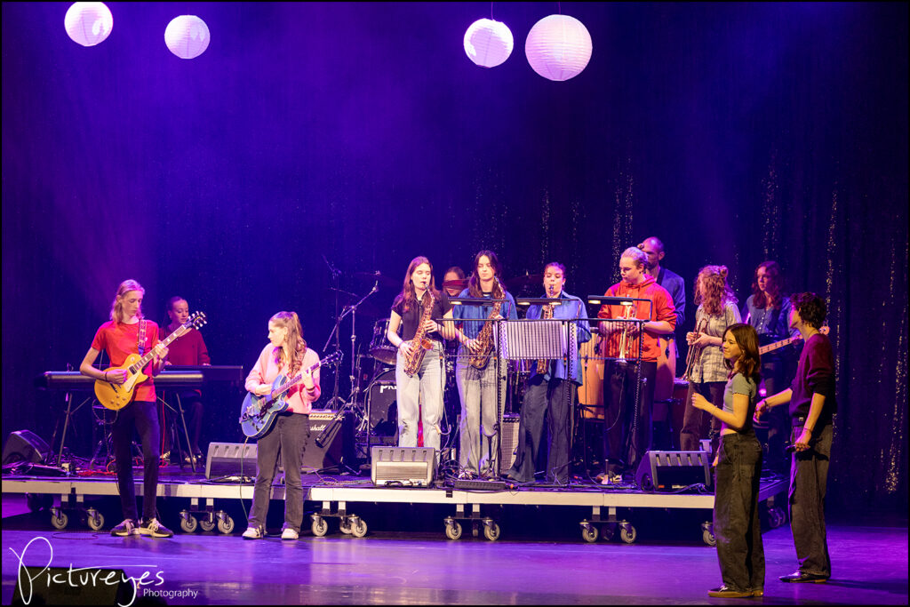 Gregorius show 2024 van St Gregorius met leerlingen van Descart & Waldorf