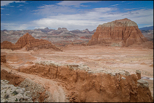 Cathedral Valley Loop (Jailhouse Rock)