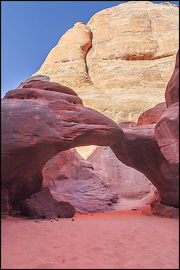 Sand Dune Arch