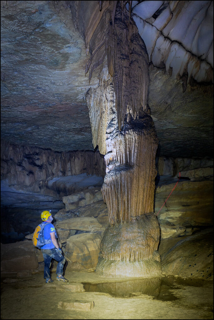 Tumbling Rock Cave, Fackler, Alabama Tumbling Rock Cave, Fackler, Alabama
